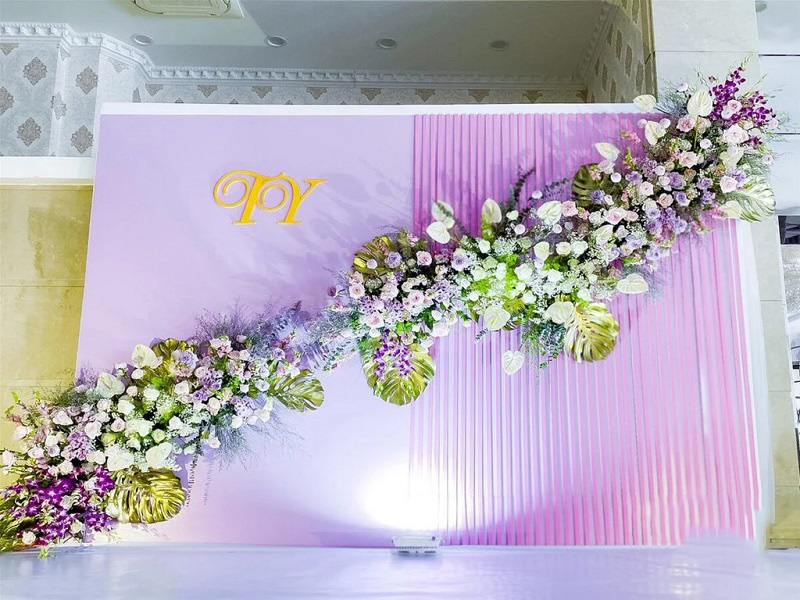Trang trí Backdrop cưới tone màu tím