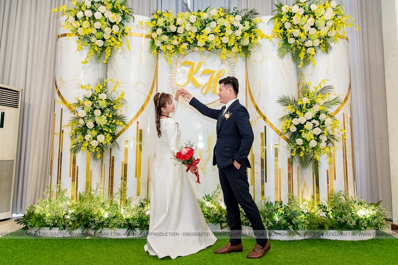 Trang trí phông đám cưới theo hình khối
