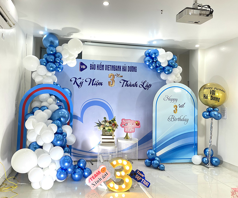 Phông chụp ảnh kiểu "Check-In" (Photobooth) - nguồn Internet