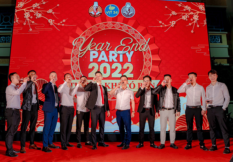 Buổi liên hoan cuối năm
