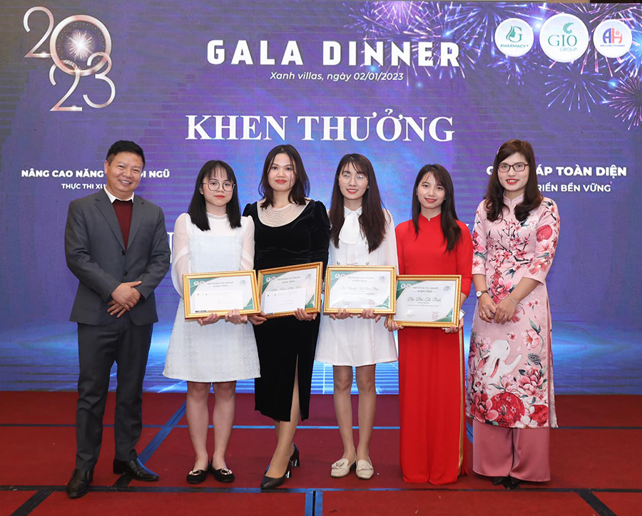 Gala dinner tôn vinh nhân viên xuất sắc